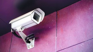 Las 6 cosas que debes saber para instalar una cámara de seguridad en un garaje comunitario
