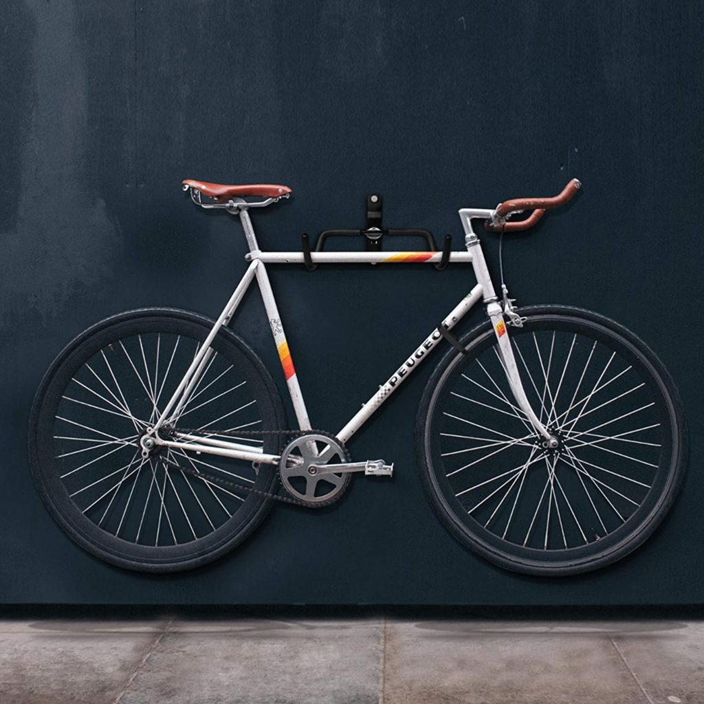 Si tienes plaza de garaje también puedes guardar tu bici con este soporte  de seguridad