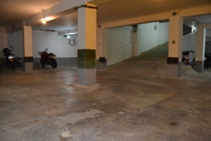 Garaje entero con trasteros en Valencia