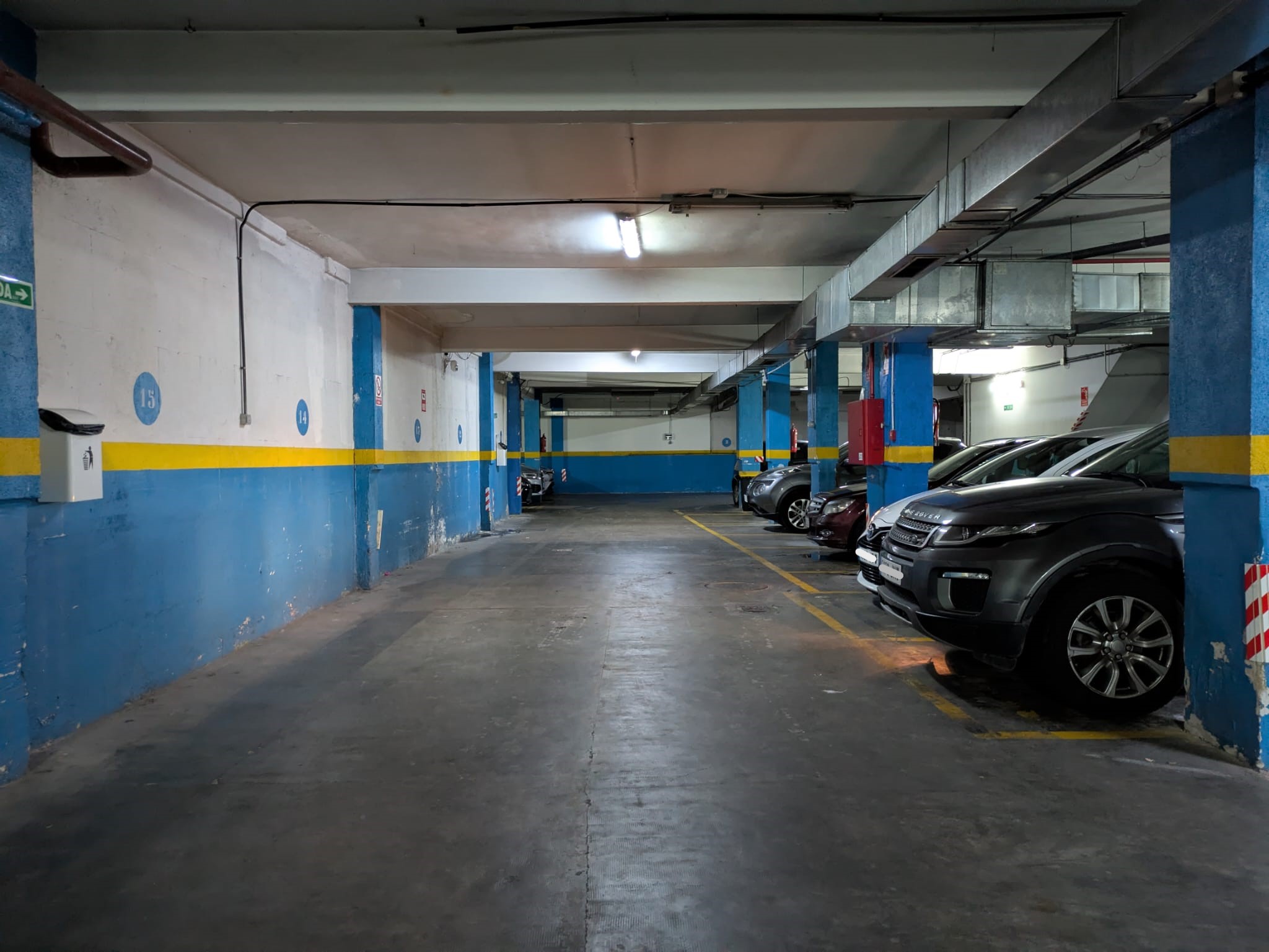 Venta parking completo en Cuatro Caminos, Madrid.