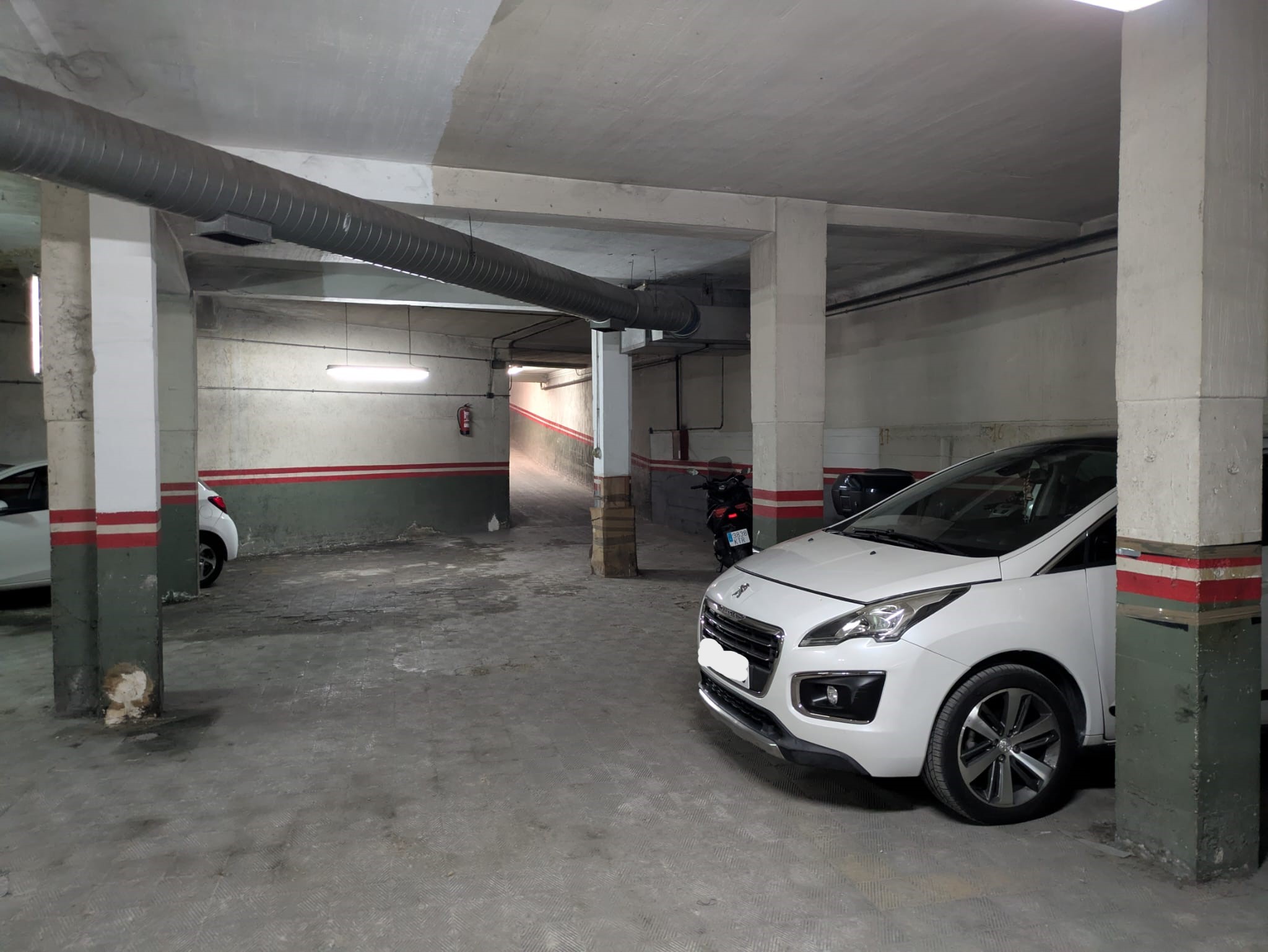 Venta de Parking entero en junto al Hospital Gómez Ulla, Madrid.